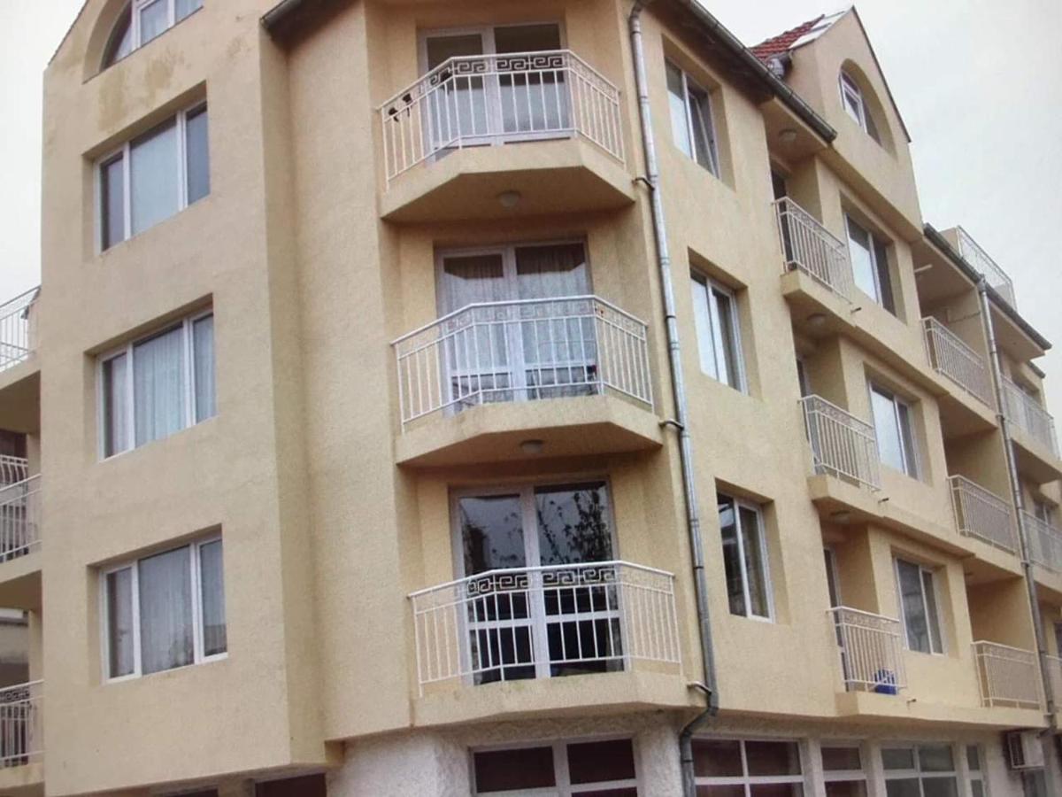 Апартамент Освободител Pomorie Buitenkant foto